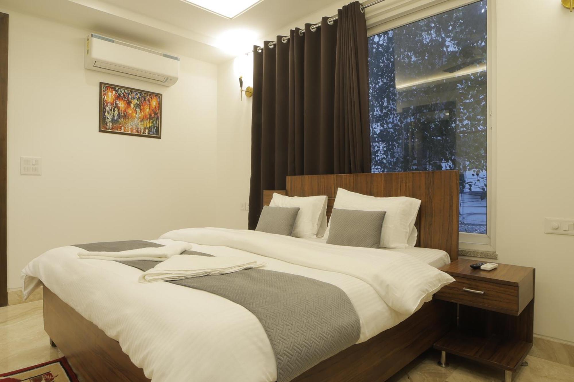 Under My Roof Superio Bed & Breakfast New Delhi Exterior photo