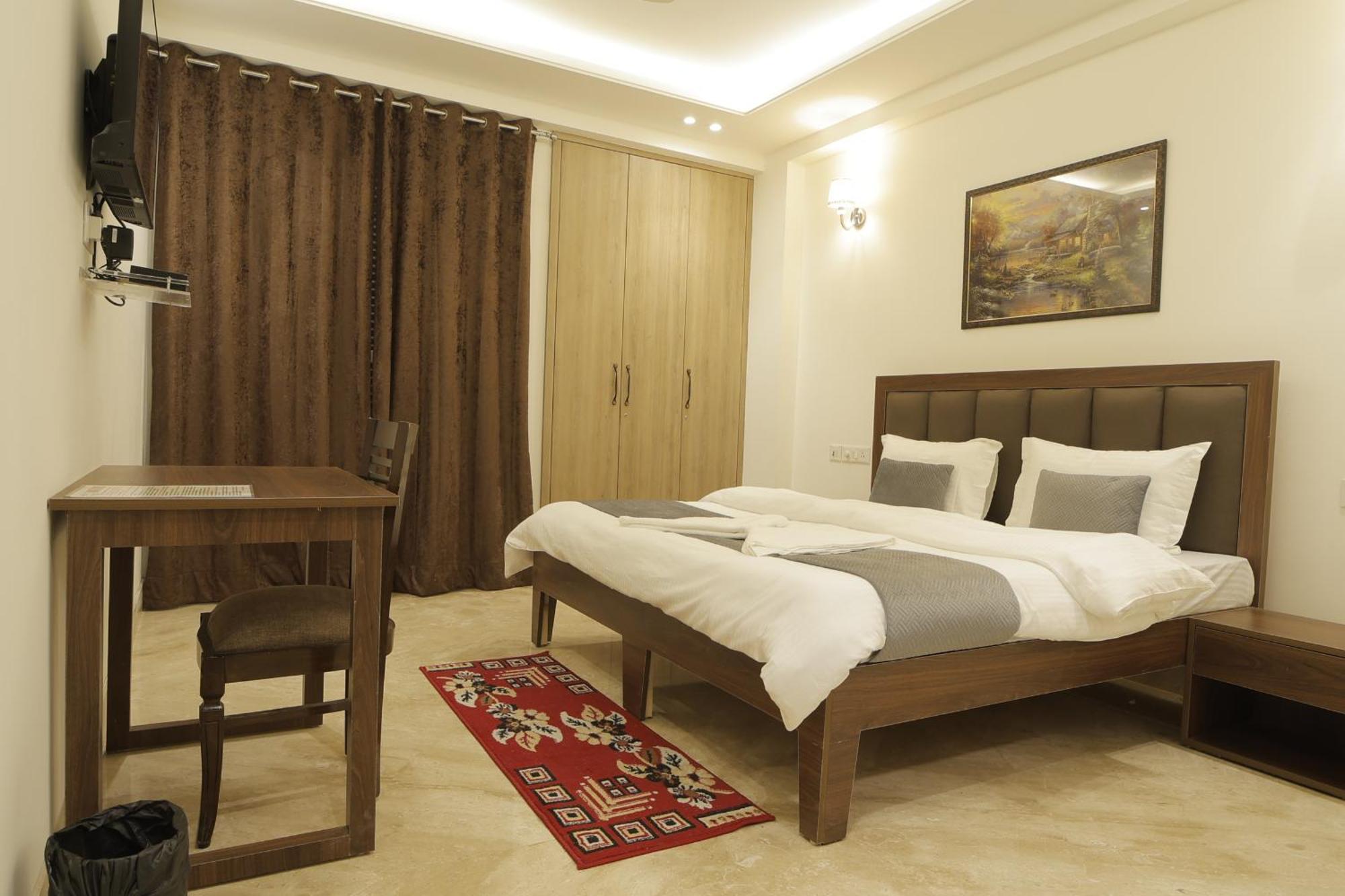 Under My Roof Superio Bed & Breakfast New Delhi Exterior photo
