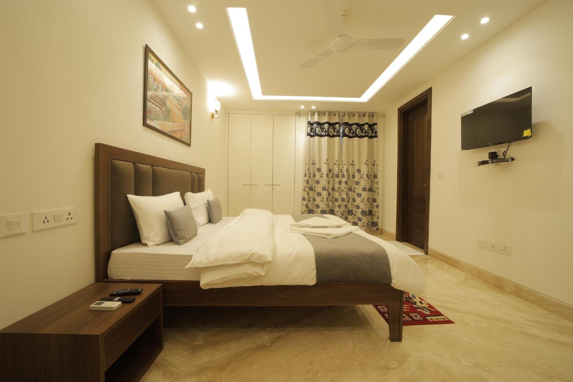 Under My Roof Superio Bed & Breakfast New Delhi Exterior photo